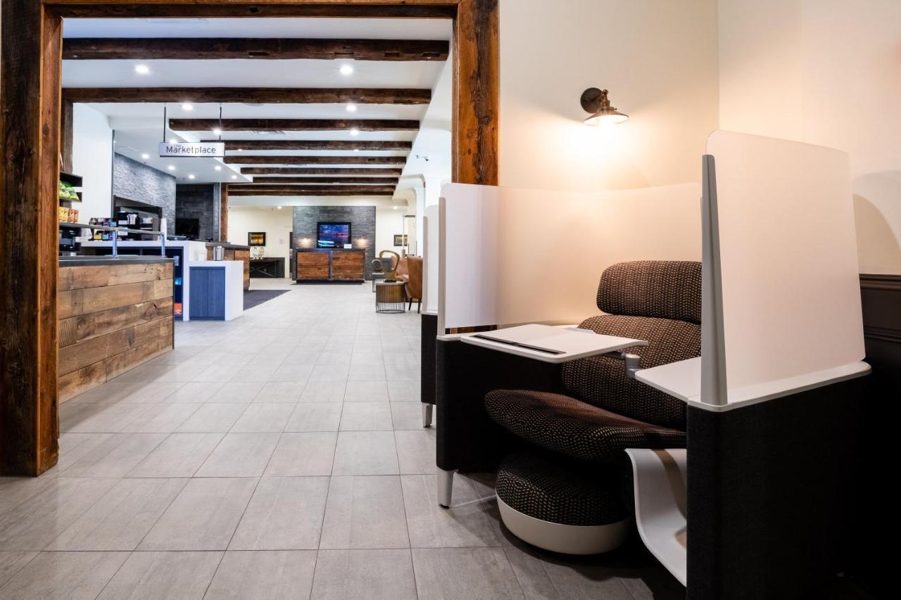 Crowne Plaza Hotel Moncton Downtown By Ihg Buitenkant foto