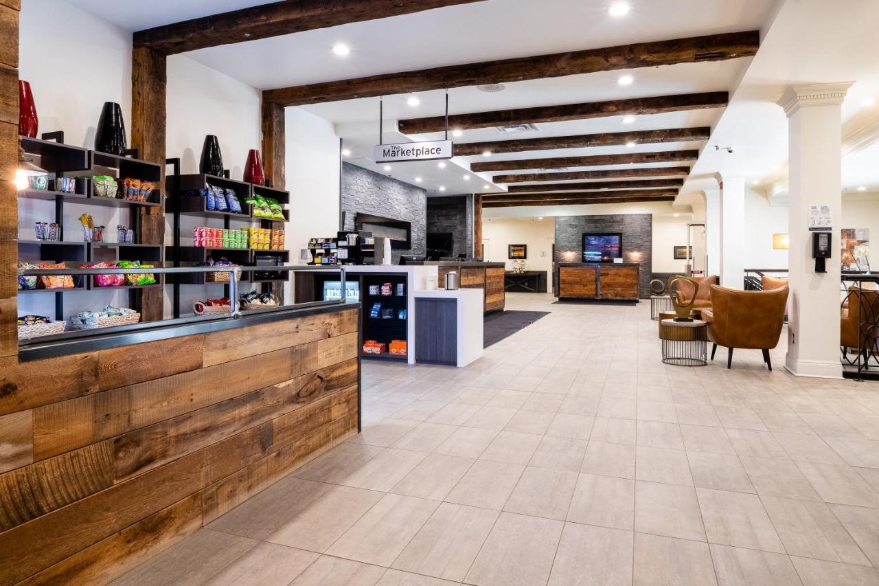 Crowne Plaza Hotel Moncton Downtown By Ihg Buitenkant foto